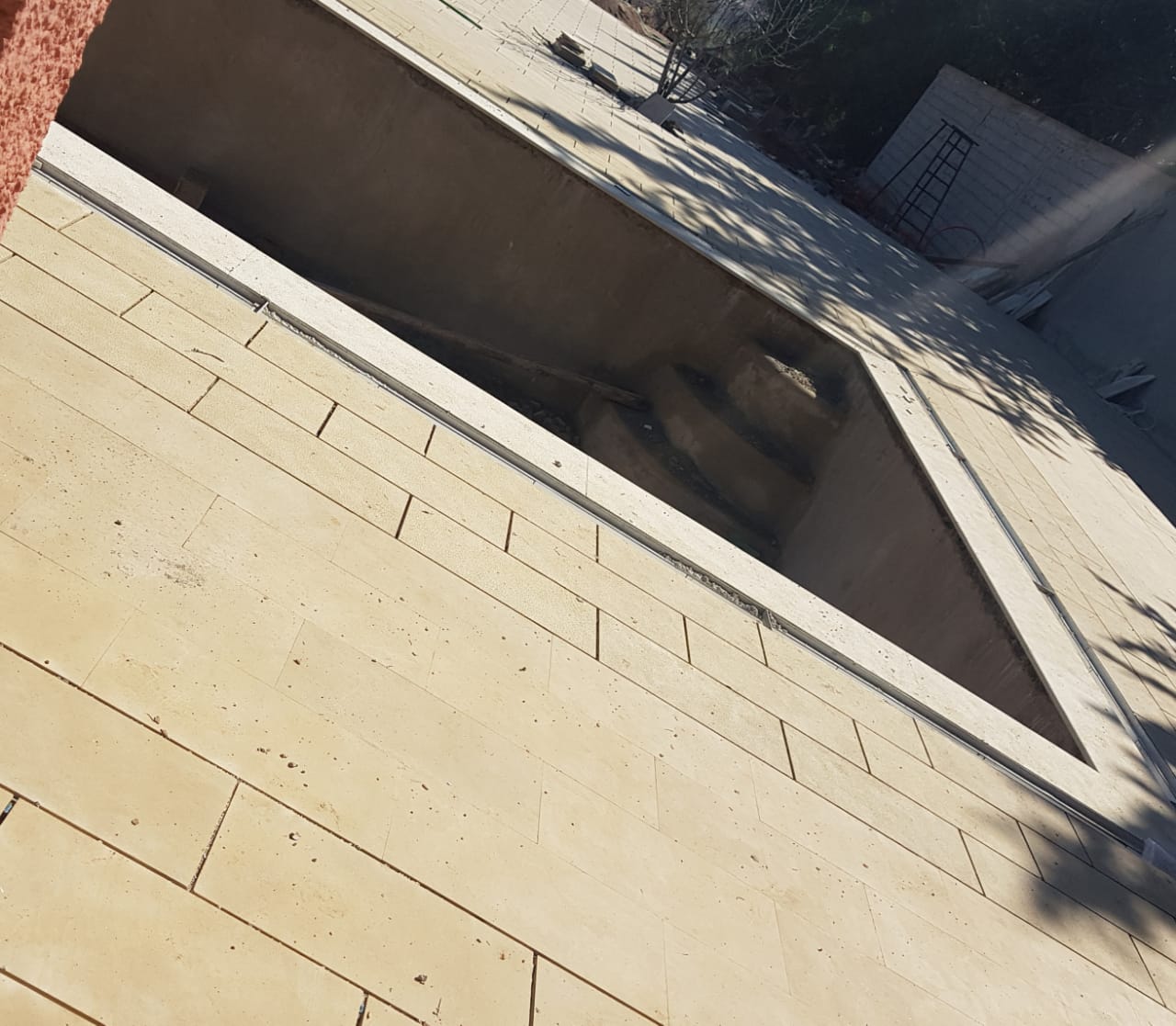 Pierre de Taza Beige Saturne, Tranche Bouchardée.