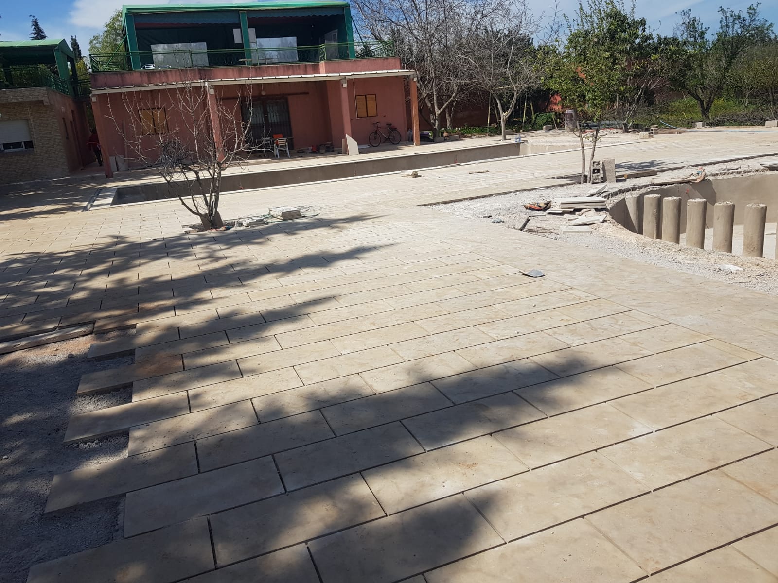 Pierre de Taza pour Piscine